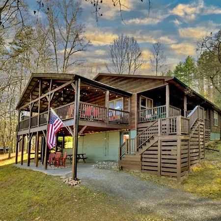 Moon Tower Cabin - Beautiful Water Views Firepit More